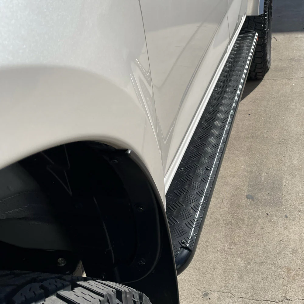 Isuzu D-Max 2021+ FLAT Rock Sliders / Side Steps – P/C Ally Checkerplate Tread - Image 4