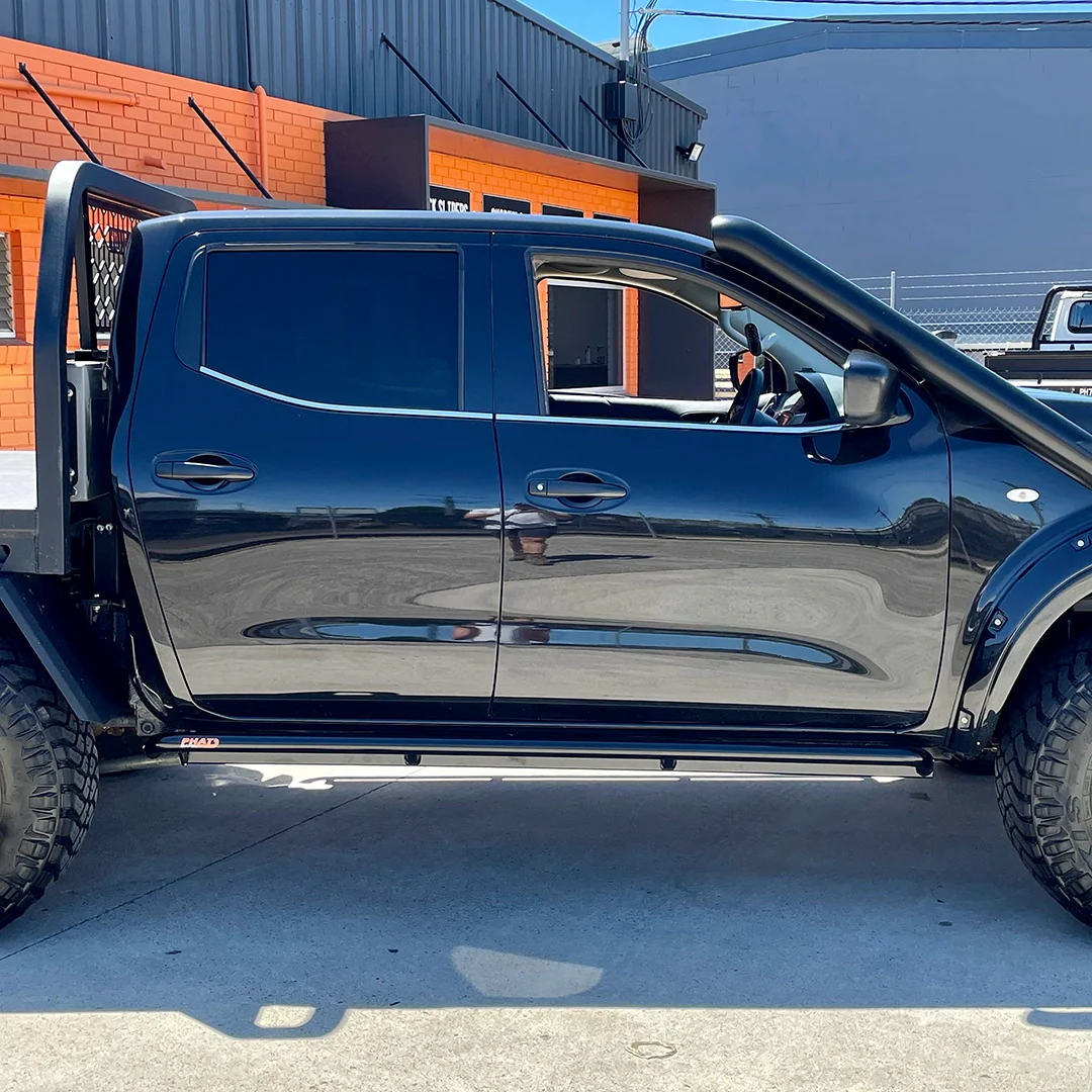 Nissan Navara NP300 Rock Sliders / Side Steps – Powdercoated - Image 4