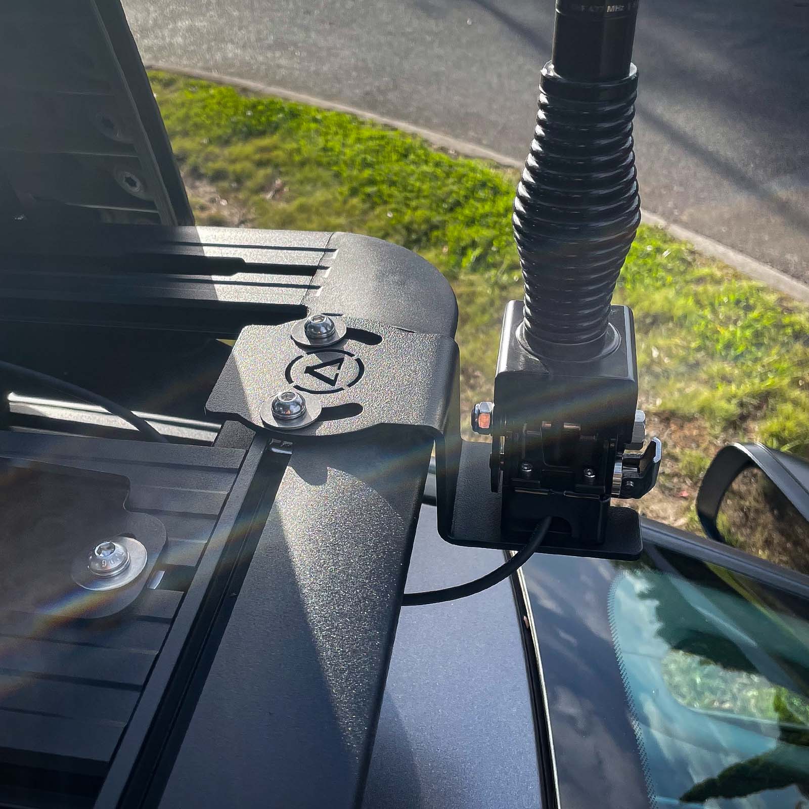 ROOF RACK ANTENNA MOUNTING BRACKET – RHINO RACK / YAKIMA - Image 3