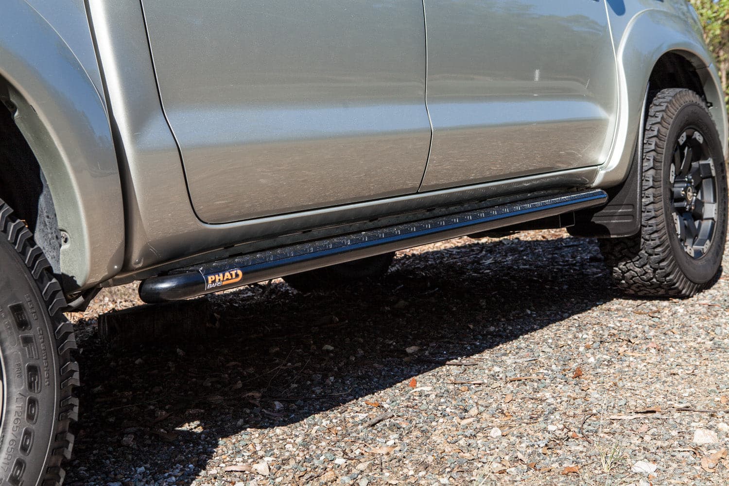 Toyota Hilux N70 FLAT Rock Sliders / Side Steps – P/C Ally Checkerplate Tread - Image 4
